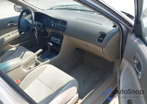 1997 Honda Accord Lx из США, поврежденный, VIN 1HGCD5637VA144132